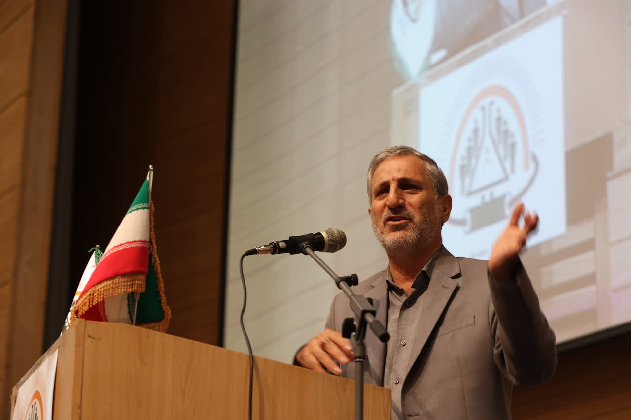 تبیین برنامه های همایش توسط جانشین جمعیت مصدومین شیمیائی در پنجمین همایش جانبازان